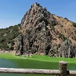 La Casa De Abajo
