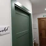 La Casa De Abajo *