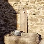 La Casa De Abajo