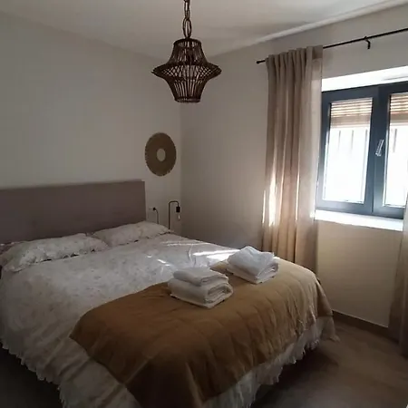 La Casa De Abajo
