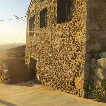 La Casa De Abajo * Arroyomolinos de la Vera