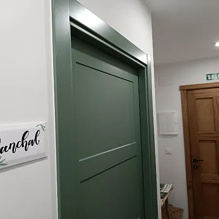 La Casa De Abajo *