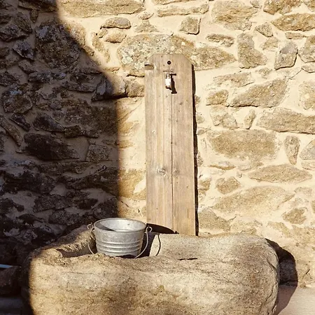 La Casa De Abajo
