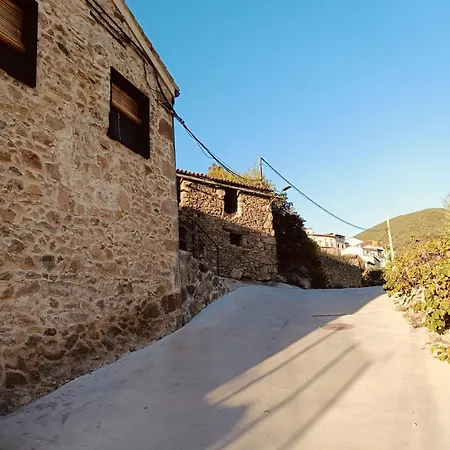 La Casa De Abajo * Arroyomolinos de la Vera