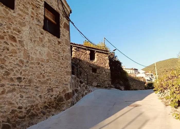 La Casa De Abajo * Arroyomolinos de la Vera